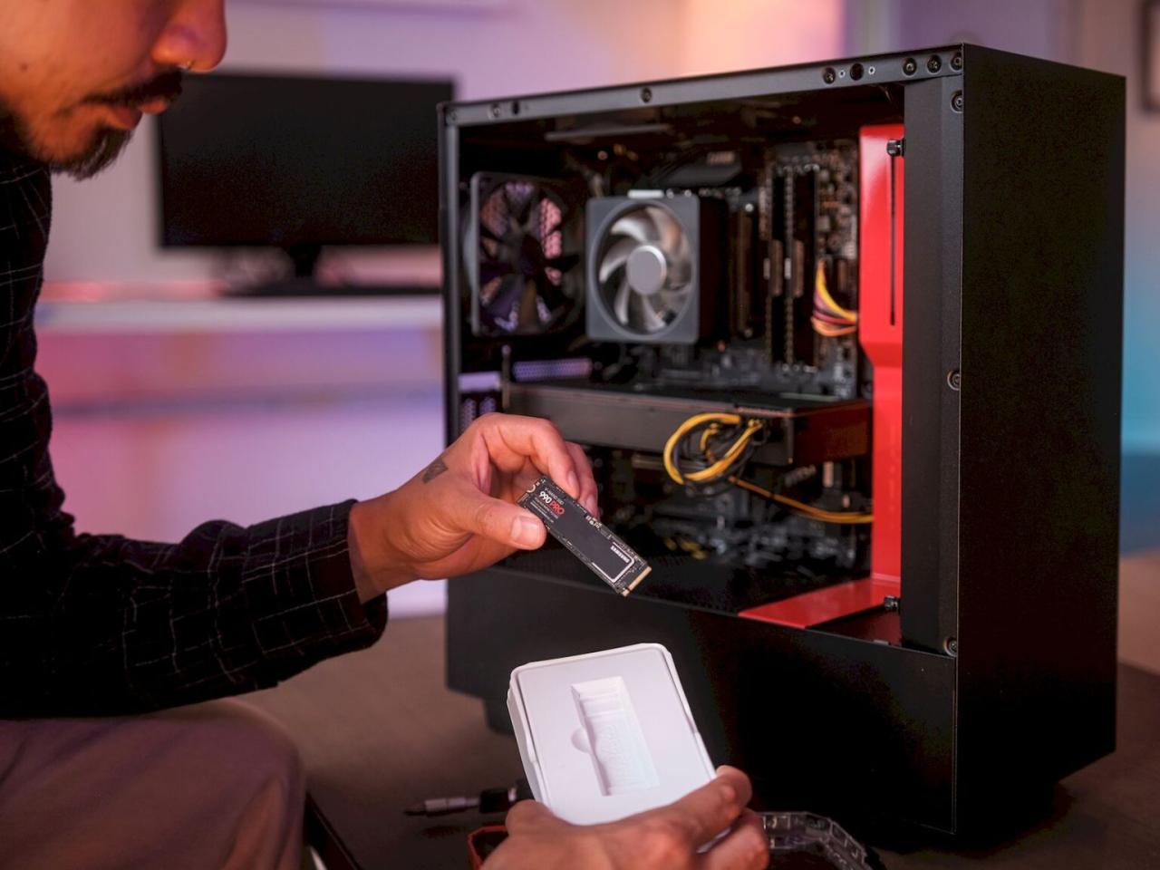 Understanding The Difference Between SSD And HDD Hardware